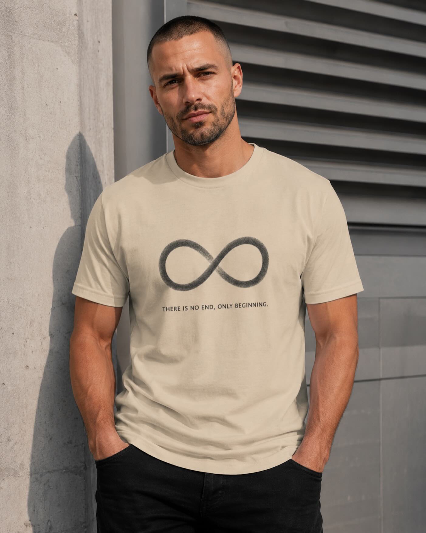 T-shirt sable avec symbole infini