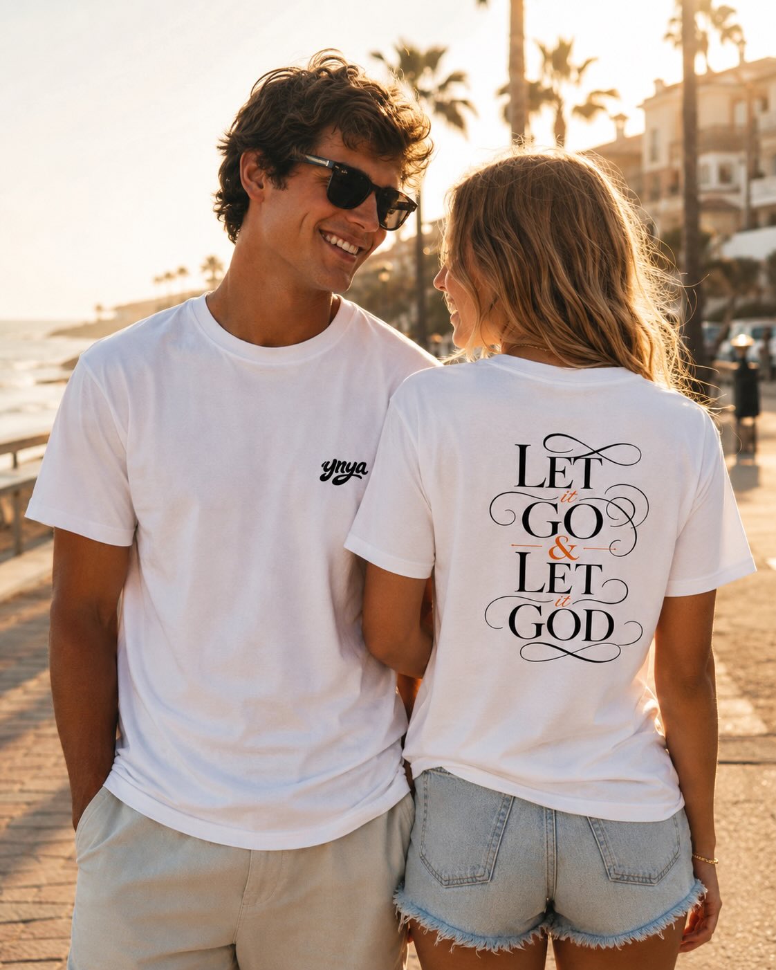 Campagne YNYA — duo en t-shirts noirs Embrace the Dark